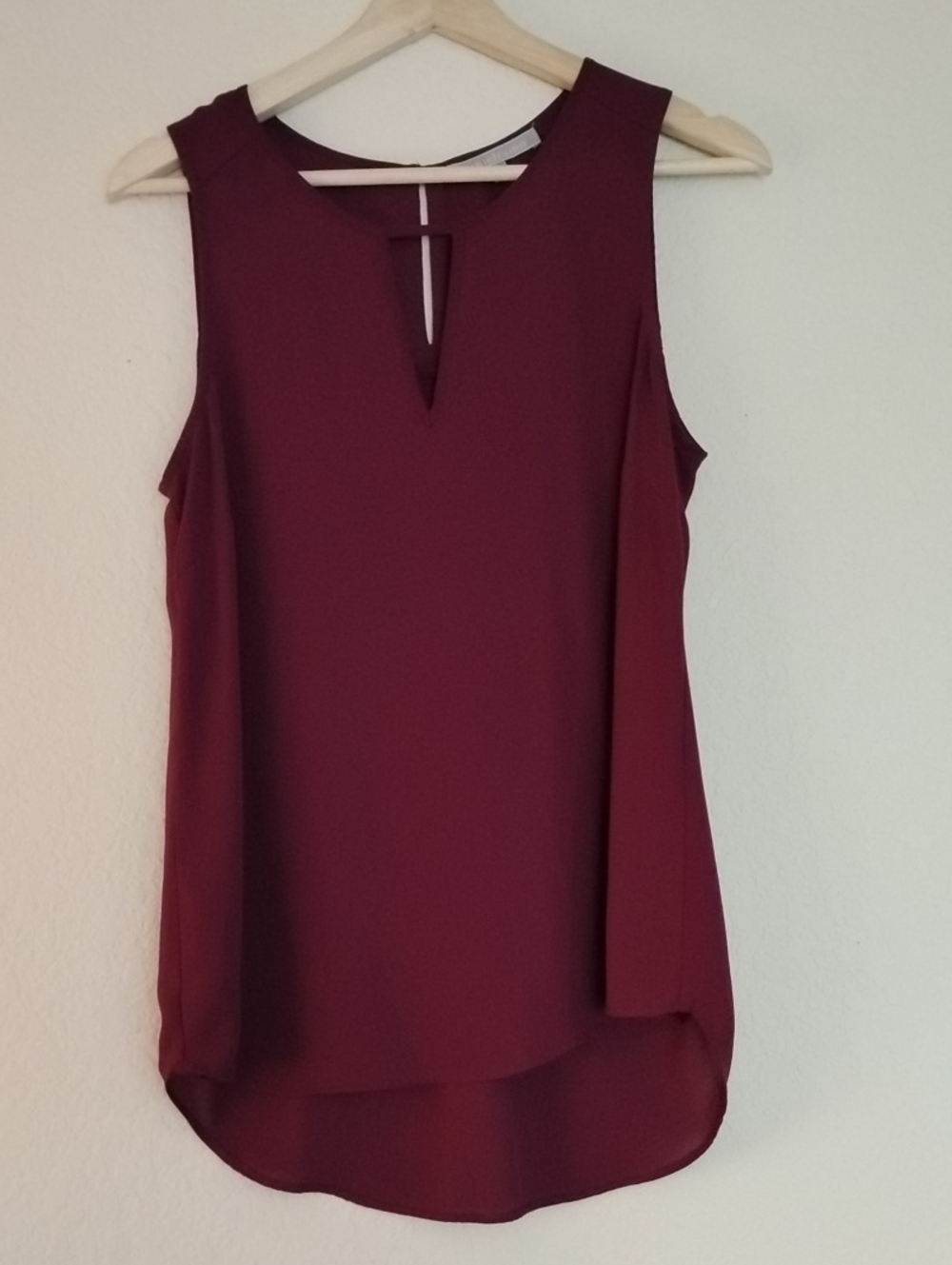 Daniel Rainn Sleeveless Keyhole Top - Burgundy